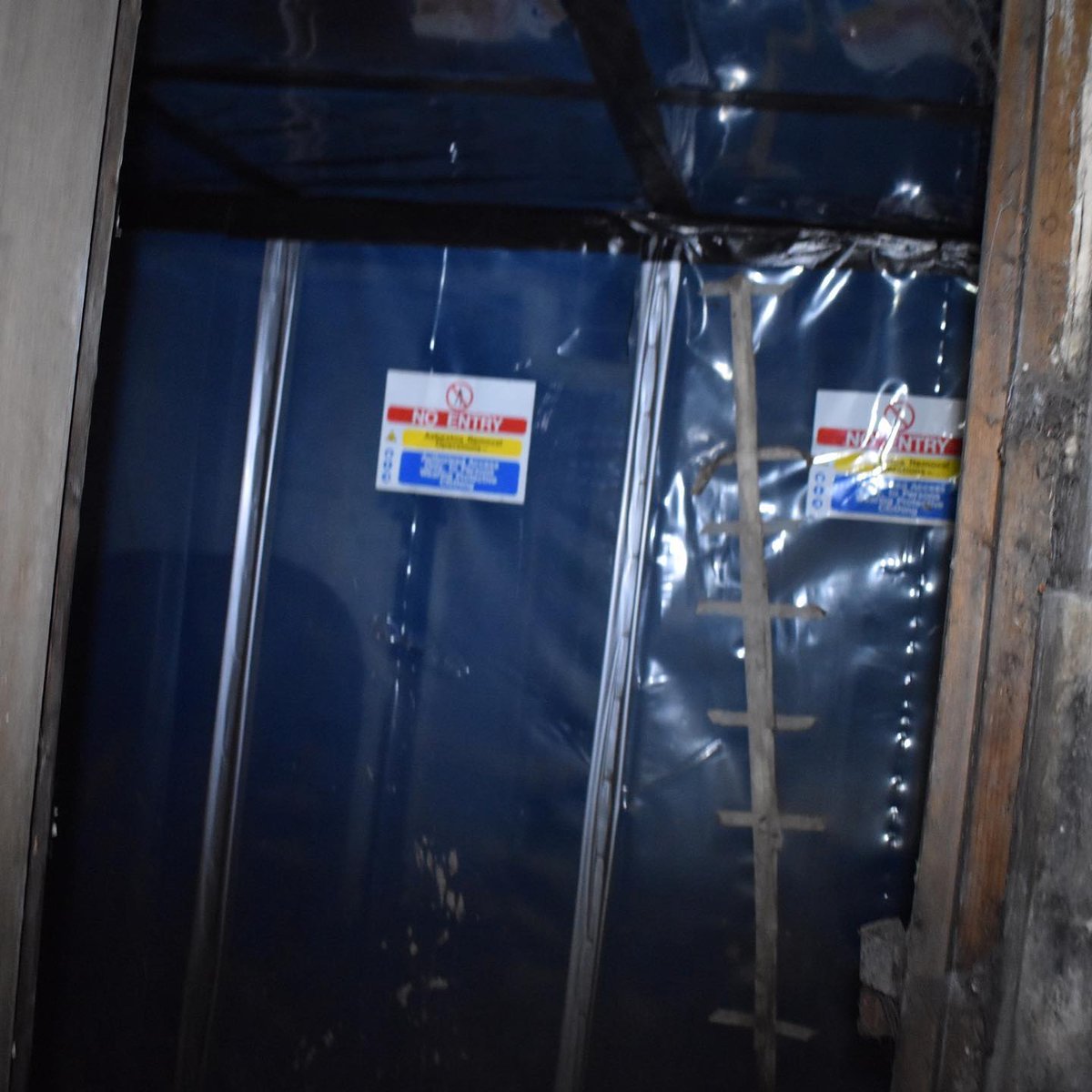2kabandonedplac's tweet photo. @BristolLive cant believe wake see this on my instagram this bulding is loving inside has back in 2020 i exploring this building but only problem was is asbestos in  bulding  had be careful #Bristol3 #bbcnewscast 🥲 https://t.co/UpiSX756wI
