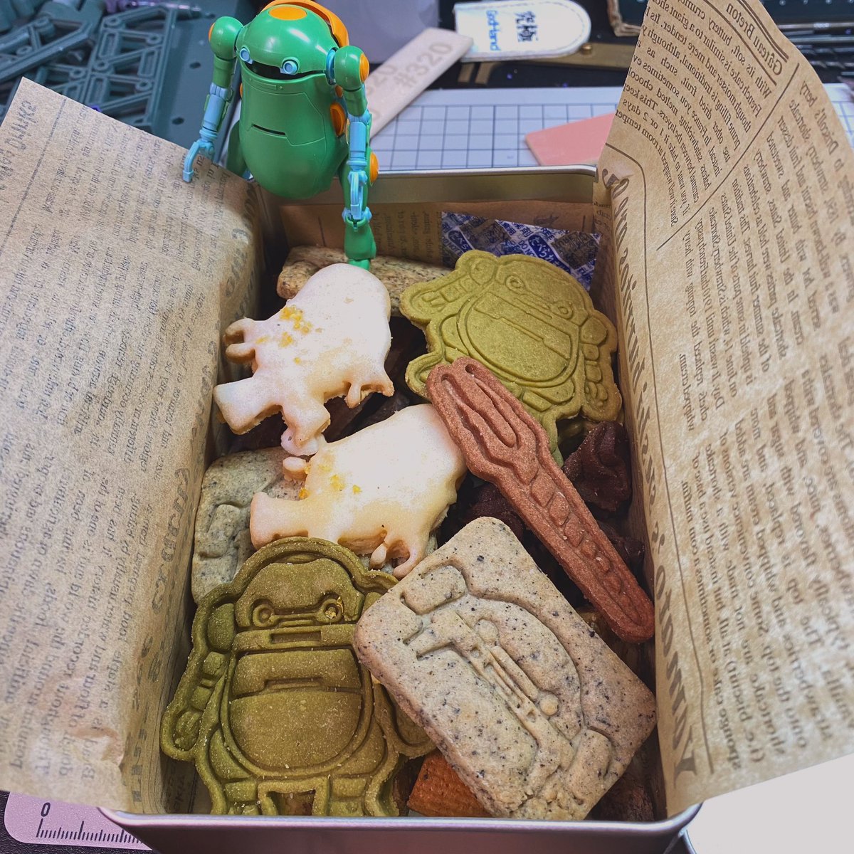 Danny2fish's tweet photo. 感謝mechatrowego小團伙的手功餅乾🍪！在這個冷門的wego世界有個火燒的熱情！好吃到不管熱量直接完嗑！

#MechatroWeGo #wego #hasegawa #plasticmodel #chubu #メカトロウィーゴ #evangelion #eva #plamo #plamodel #新世紀エヴァンゲリオン #エヴァンゲリオン #新世紀福音戰士 #初號機 #初号機 https://t.co/rA5NWYxWlW