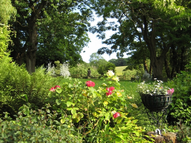 TheBBDirectory's tweet photo. Nestling within 2 acres of award-winning gardens, The Barn &amp; Pinn Cottage is a beautiful thatched cottage offering cosy B&amp;B accommodation.
https://t.co/xQvLBb4sLh 
#BandB #WarmWelcome #Family #Relax #BookDirect #AwardWinningGarden #Rural #Coast #Explore #Bowd #Sidmouth #Devon https://t.co/FaZejYCuec
