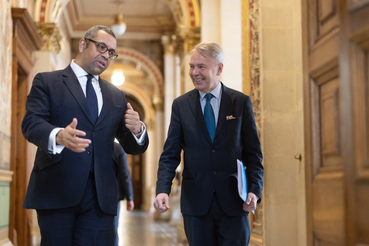 A positive discussion with Finnish Foreign Minister @Haavisto.     As a close friend, the UK firmly supports Finland’s accession to @NATO. We agreed we must maintain our unwavering support to Ukraine and work with our European partners to protect energy security.