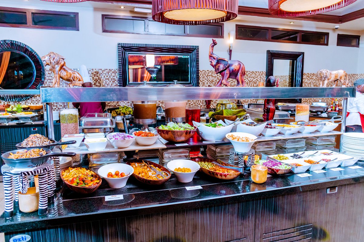 ProteaKampalaH's tweet photo. No need to wait til the weekend when you can have a mid-week catch up with the girls.
Try out our tasty traditional Night Buffet complimented with a wide selection of drinks. For bookings, call 0312550000
#TraditionalNightBuffet #UgandanFood #ProteaKampala https://t.co/4OMjdw3i4z