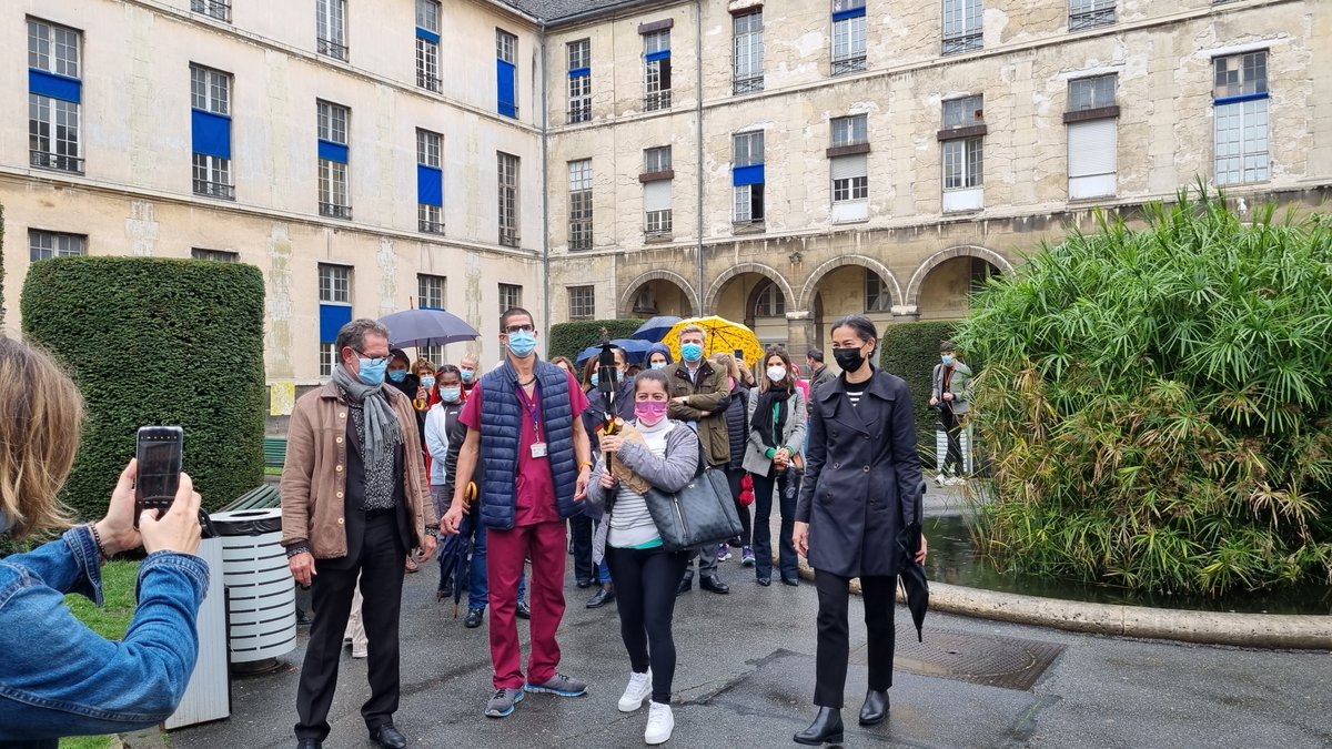 SanofiFR's tweet photo. [#Sante] À l’occasion de la Journée mondiale du don d’organes, nous étions à l'@hopital_necker afin de soutenir l'asso @TransFormeDON pour le départ symbolique de la flamme 🔥 des jeux mondiaux des transplantés qui auront lieu en avril 2023 en Australie 🇦🇺

#sport #greffe https://t.co/8q6zxuoa4D