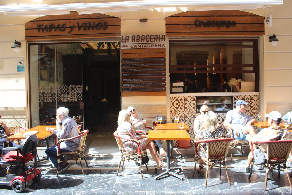 Se acerca el fin de semana y
tenemos el plan perfecto para ti.

Te esperamos en La Abacería del Cantarrana

📍 C/ Sánchez Pastor, 7
☎ 680 83 93 65

#laabaceriadelcantarrana #llevaracasa #tapasmalaga
#productosgourmet #gourmetmalaga