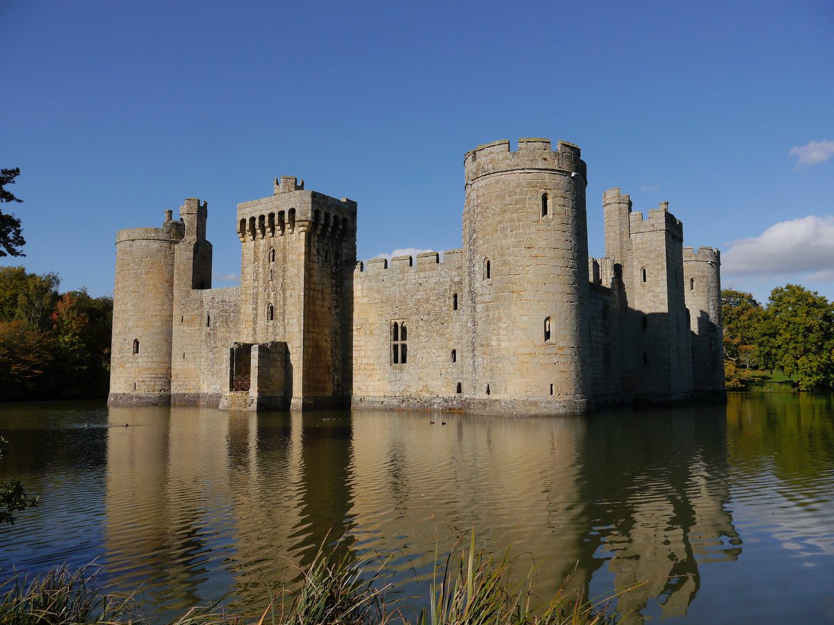 MrPayney's tweet photo. Beautiful Bodiam Castle 😍 @BodiamCastleNT @nationaltrust @southeastNT https://t.co/ZYpzAFiq1M