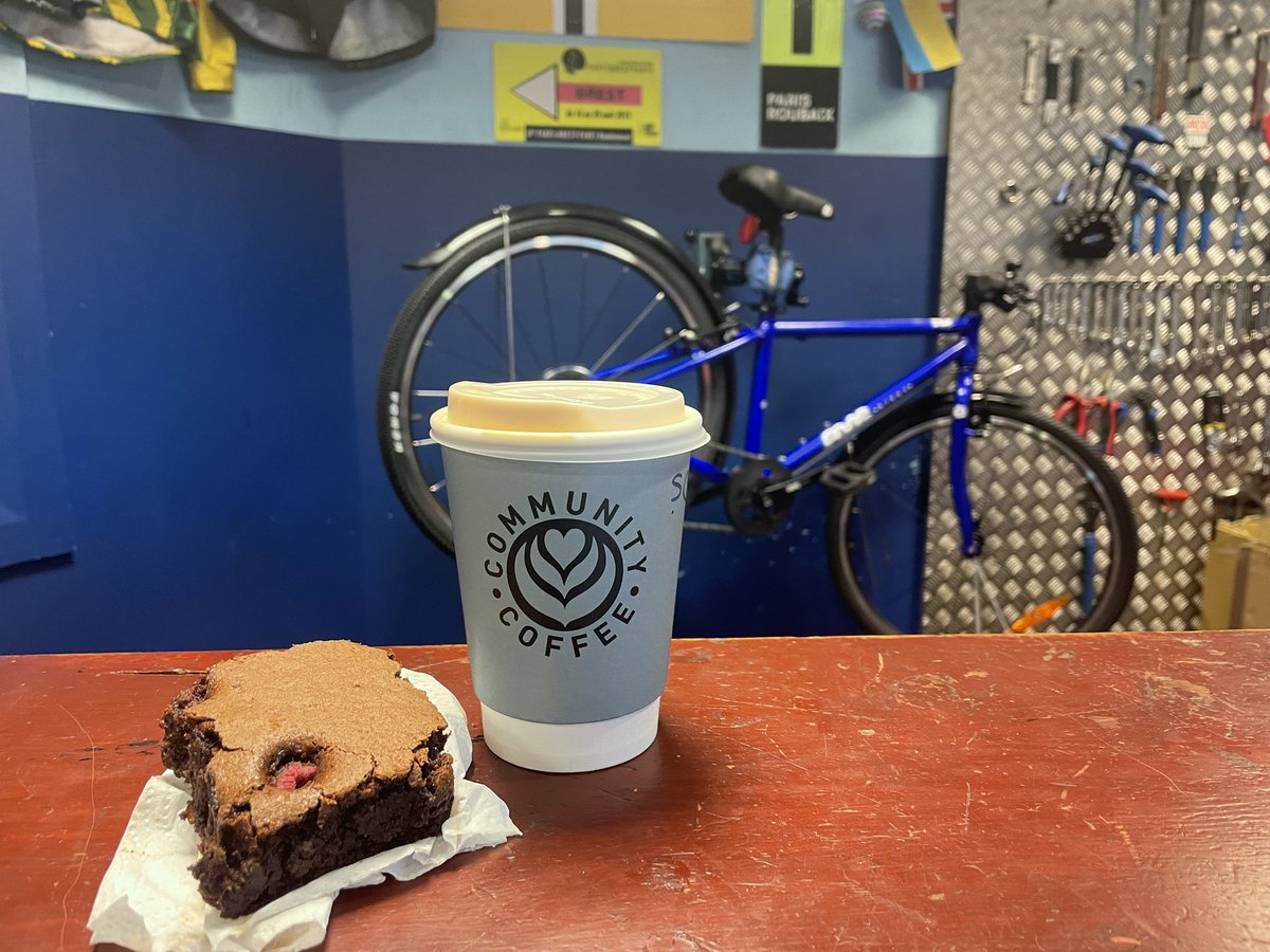 JoeDalyCycles's tweet image. Happy birthday to us - 71 today!!  A few changes over the years but we are hanging in there and looking good (if we say so ourselves 😉)

Celebrating with a good coffee and amazing chocolate brownies thanks to the fab Gen Sheridan :)