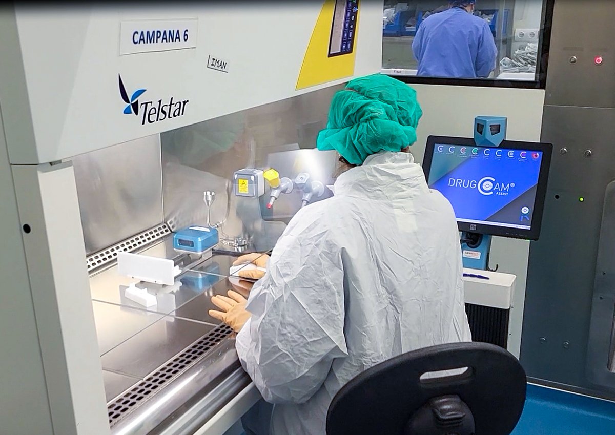 HospitalLaFe's tweet photo. 🏥🥼El S. Farmacia del @HospitalLaFe incorpora el reconocimiento por imagen basado en inteligencia artificial en el circuito de elaboración de mezclas oncohematológicas. Es la primera vez que se utiliza esta tecnología en la elaboración de medicamentos.
📰https://t.co/AZqId4XVsx https://t.co/y8Gj9LMPQ5