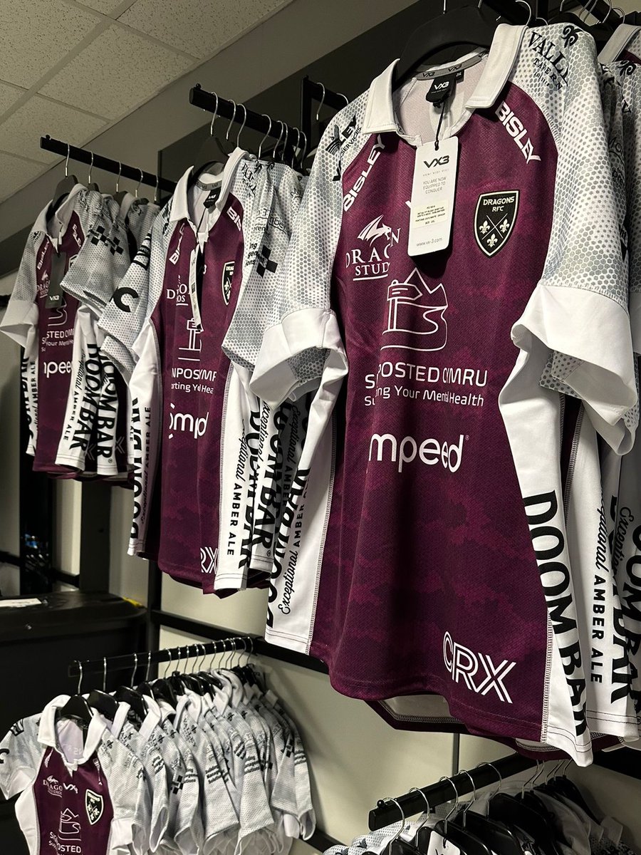 dragonsrfc's tweet photo. 💜 𝘾𝙃𝘼𝙍𝙄𝙏𝙔 𝙆𝙄𝙏  |  Our 🆕 special limited edition charity kit - in support of leading mental health charity 
@SignpostedC - is available NOW in store and online👏

𝙎𝙃𝙊𝙋 𝙃𝙀𝙍𝙀 ▶️ https://t.co/3ezZI9gYYH

#WeAreGwentRugby https://t.co/yXQSoRYPz8