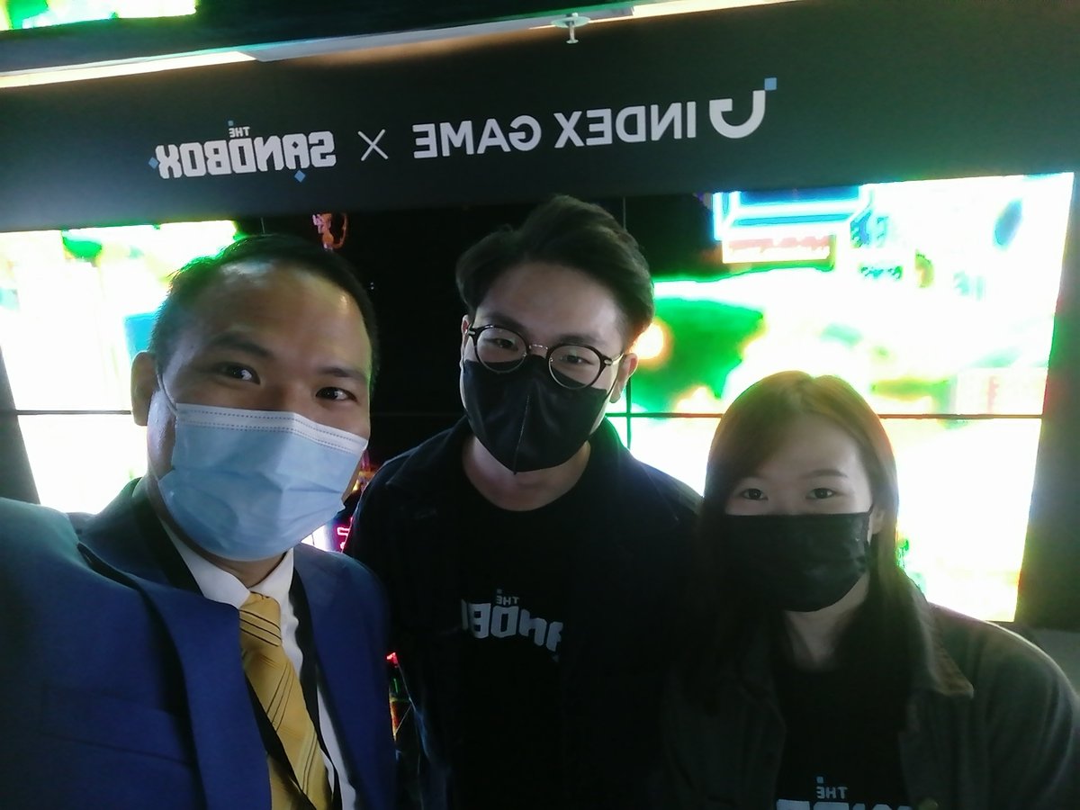 albertccchung1's tweet photo. Coby and Kelvin, nice to meet you at Digital Art Fair Asia 2022 Xperience edition https://t.co/CGe50gtEBx