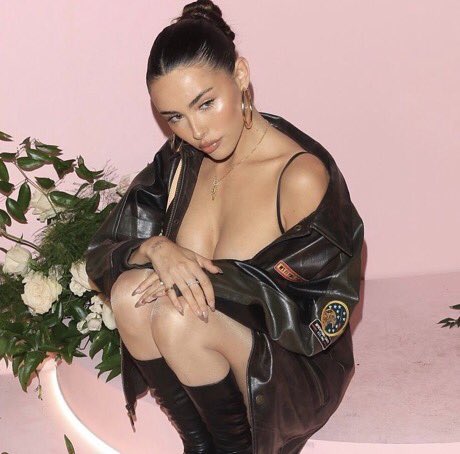 ARCHIVEDMEB's tweet photo. madison beer. https://t.co/43dcLpHhen