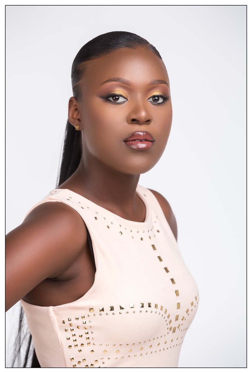 sleek_ug's tweet image. Book your Makeup and Hair Styling service with us to get such satisfying looks🤗😍
☎️: 0757716514 for booking and inquiries
#trendingtoday 
#makeupartistuganda #ugandanmua #glammakeup #ugmakeupartist #cleanfacebeats #glamlook #trendingmakeup #glammedup