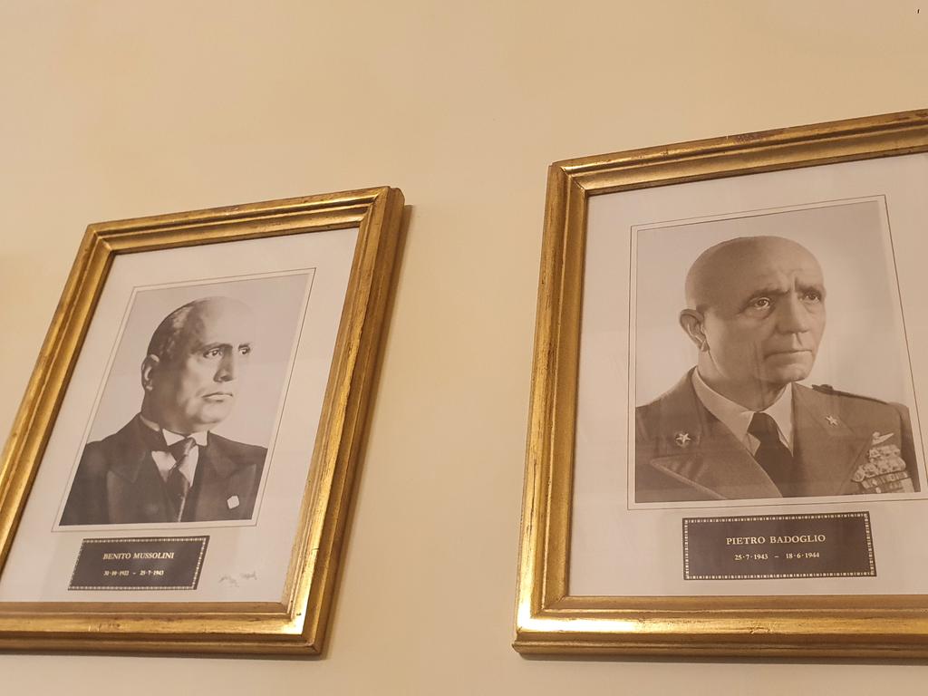 Magari <a href="/GiorgiaMeloni/">Giorgia Meloni</a> vorra' togliere Badoglio... #chigi