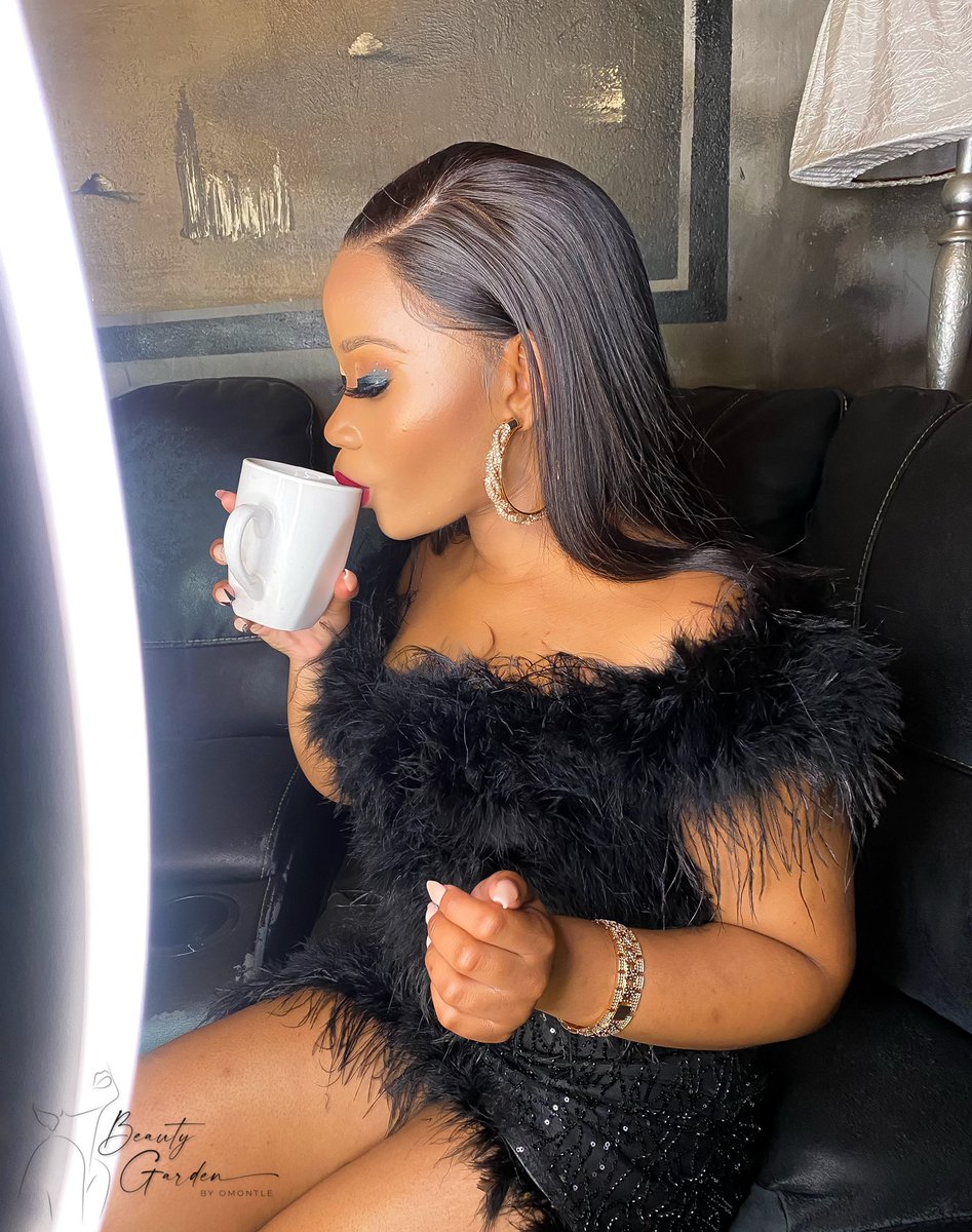 karabo_petunia's tweet photo. #PTACBD has so many hidden plugs you just need to dig in the right areas . 

For example: I’m a plug when it comes to makeup,lashes ,hair and nails nginisho nje 😅😁.

Also for example:check out the attached picture.

Don’t hesitate to call or WhatsApp me to enquire(069 543 1817) https://t.co/qstx6W2oqD
