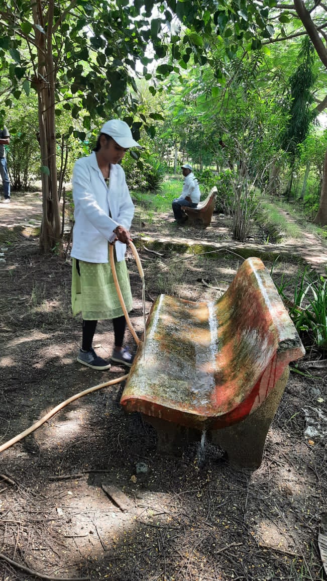 BetulKrishi's tweet photo. #SpecialCampaign2

Cleaning of offices and campus and disposal of scraps, space freed in adopted village https://t.co/pZOUo0vloL