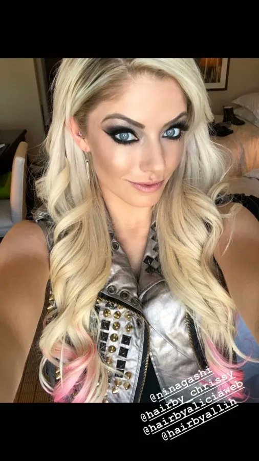 Sailor 🎃 on Twitter "Daily Alexa Bliss photo! 🫶🏼"