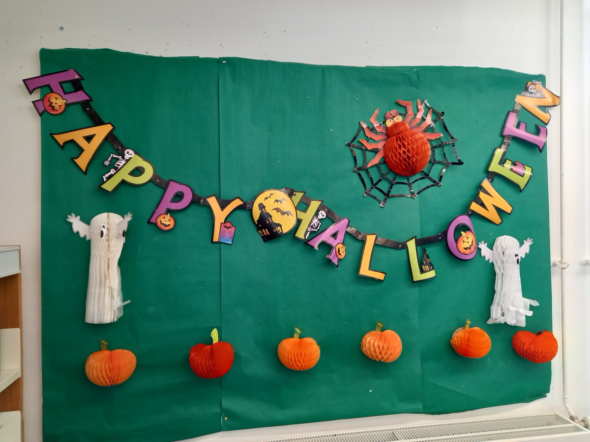 CPKLibraries's tweet photo. π Loving this from #SconeLibrary this morning! The team have taken extra special care to make sure the library is suitably spoooooky for the Coffee and Craft morning on Thursday! π»
https://t.co/isb7Ph39kq https://t.co/P3M3icKUqV