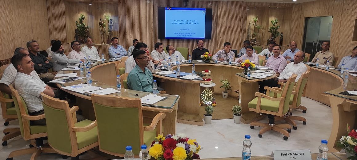 ndmaindia's tweet photo. .@ndmaindia Members and Senior Officials hold an interaction meeting with the participants of the 48th Advanced Professional Programme in Public Administration (APPPA), IIPA at NDMA Bhawan today. 
#KnowYourNDMA
#DisasterManagement https://t.co/VimuvgpSAI