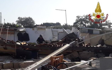tempoweb's tweet image. Fuga di #gas, a #Lavinio esplode una #villetta. Donna in gravi condizioni #19ottobre #iltempoquotidiano  iltempo.it/roma-capitale/…