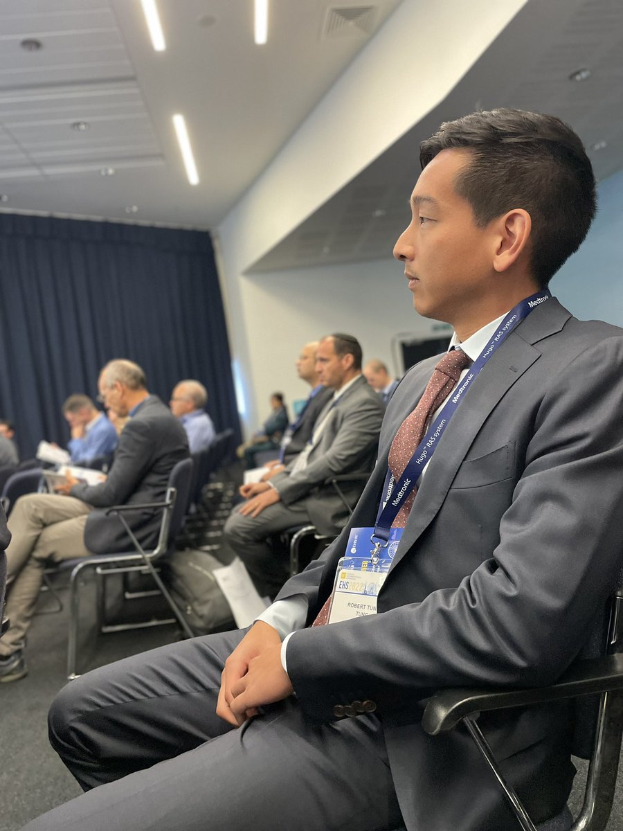 Herniadoc's tweet photo. How it started…

… and how it ended. 

👏🏻👏🏻👏🏻 great job on your first of 2 talks at @EhsManchester Robert Tung! Got lots of questions! And handled them perfectly.👌🏻

@neginfadaee @GenSurg_CS @DesmondHuynh @TheHerniaNurse https://t.co/pFuFp6IVm3