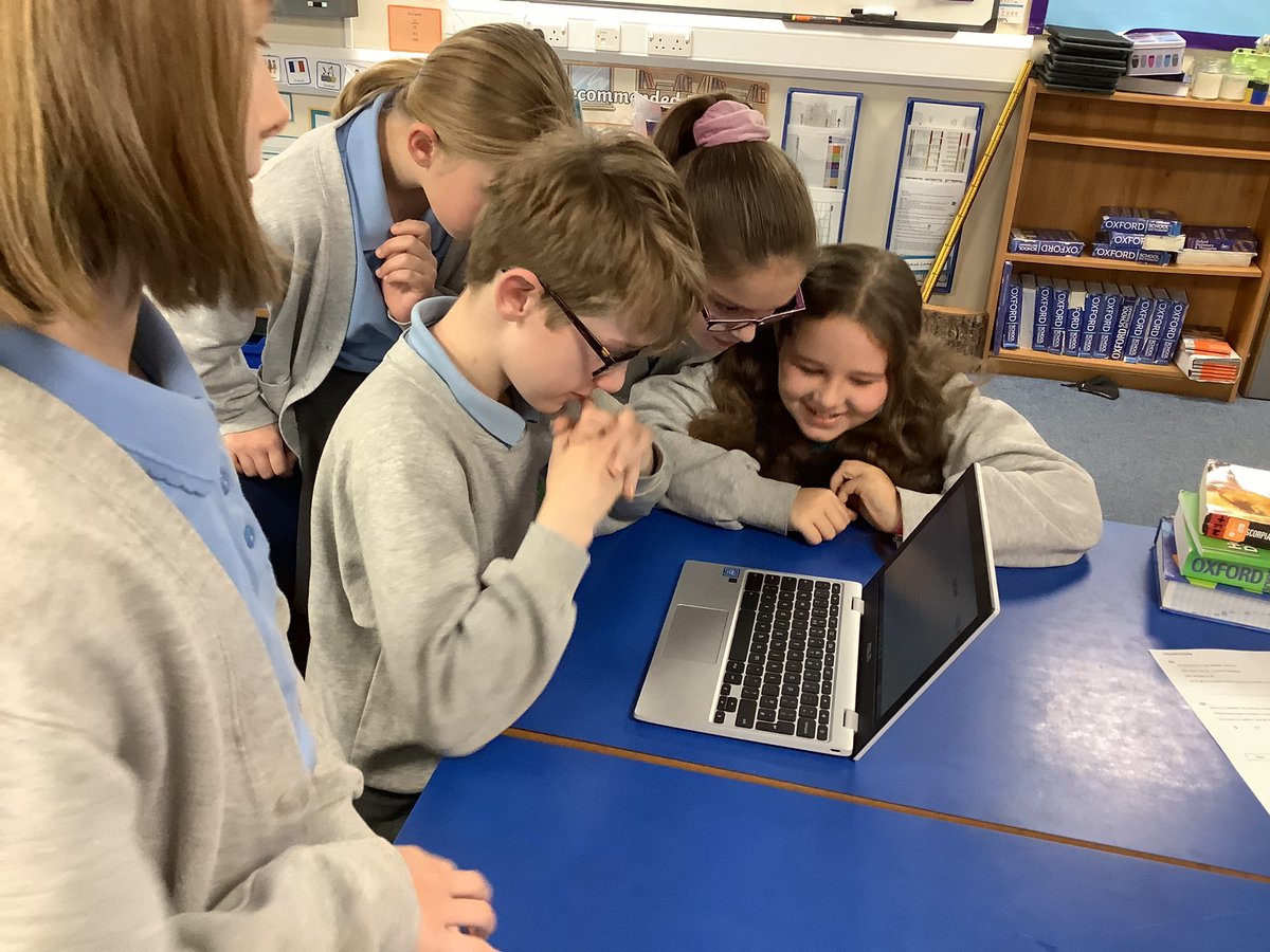 StAgnesY6's tweet photo. This morning, we started putting together all of our ideas and worked in groups to create the first paragraph of a newspaper article based on the assassination of the Archduke Franz Ferdinand. #sharedwrite #stagnesenglish ππ£ https://t.co/NyfYfvOXdY