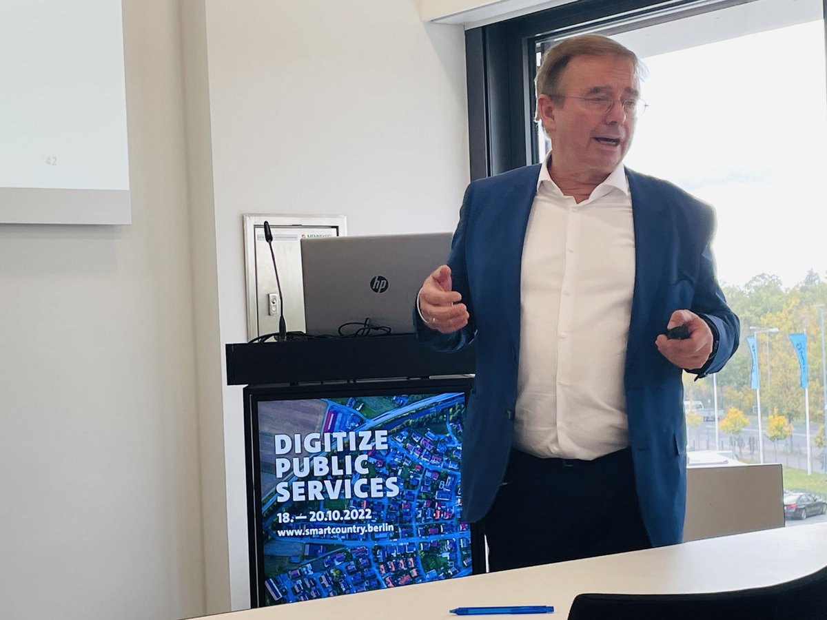 „Kommunale Aspekte werden im #ITPLR bisher nicht ausreichend berücksichtigt.“

#NEGZ-Vorstandsmitglied ⁦<a href="/wbernh02/">Wilfried Bernhardt</a>⁩ beim Workshop „Das #Recht der #Digitalisierung der #Verwaltung“ auf der #SCCON22: