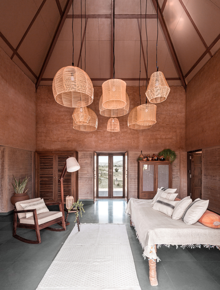 lycheedreamer's tweet photo. #LoTEK is beautiful. Hybridizing traditional methods and modern ones to take the best from both worlds is what I envision a true #solarpunk world to embrace.
#permacultureFarm in India from https://t.co/PqWJ5Fn8N8 https://t.co/VAHSjXoXuD