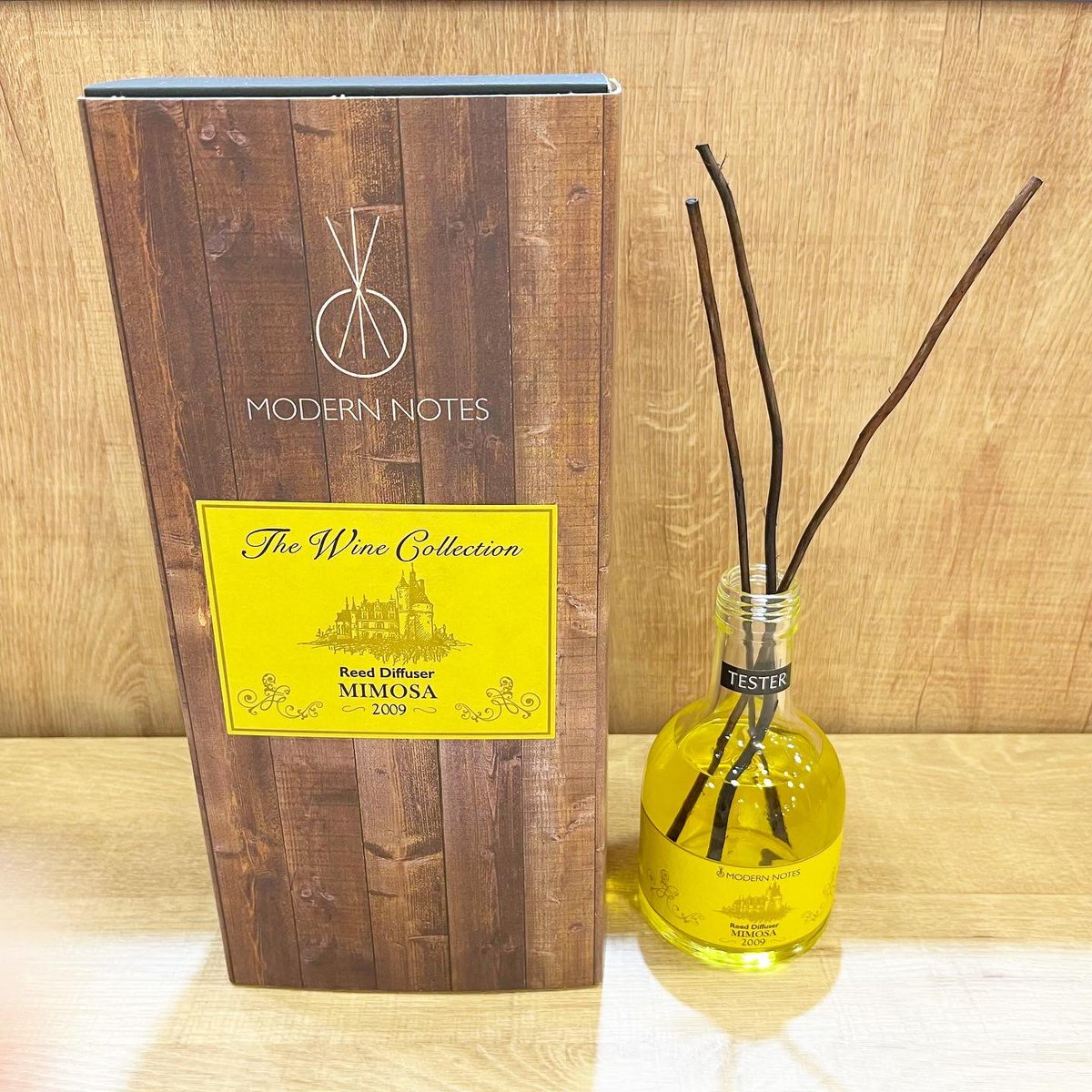 PenTerrace_Waka's tweet image. 人気の #ディフューザー
「#MODERNNOTES(#モダンノーツ)」
#ワインコレクション ディフューザーから
ミモザの香りが新しく入荷しています🏵

ミモザカクテルをイメージした柑橘系の
爽やかな香りがお楽しみ頂けます💛

instagram.com/p/Cj5DMTJhdFB/…

#ペンテラス和歌山 #文具