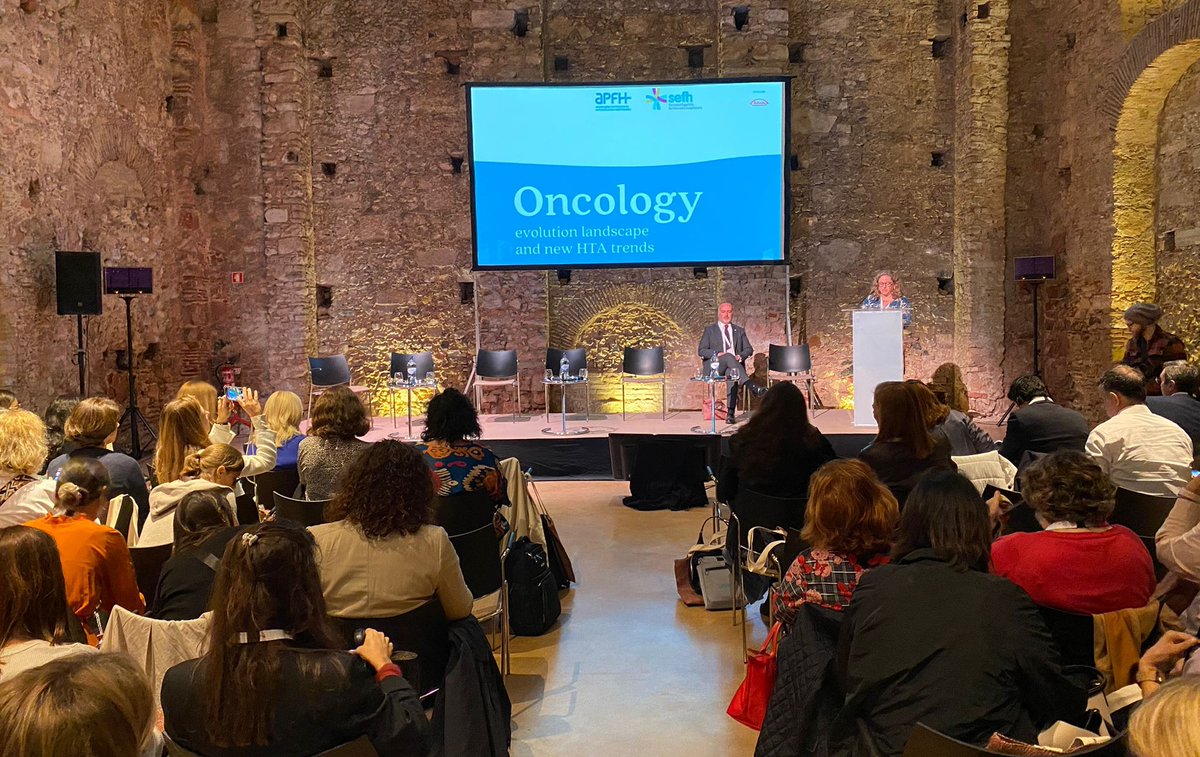 Takeda_ES's tweet photo. Comienza la I Reunión Ibérica sobre #FarmaciaHospitalaria: Oncology evolution landscape and new HTA trends en Lisboa, #Portugal, organizada por @apfhospitalares y @sefh_ con la colaboración de @Takeda_ES 
#IberiaTalks #Oncología https://t.co/piLE7zqzqw