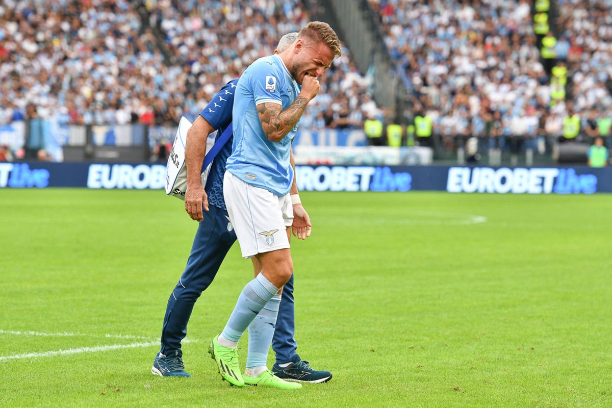 ActuFoot_'s tweet photo. 🚨 Ciro immobile 🇮🇹 ne reviendra sur les terrains qu’en janvier. 🤕

L’international italien est blessé au muscle fléchisseur de la cuisse gauche.

(@Gazzetta_it) https://t.co/MDAsjhug0S