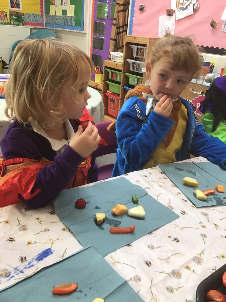 leights81's tweet photo. Today in EYFS we have been tasting different fruits and vegetables #harvest #exploringwithoursenses @LauraLord35 @aspear_ https://t.co/r1s2BrrWSg