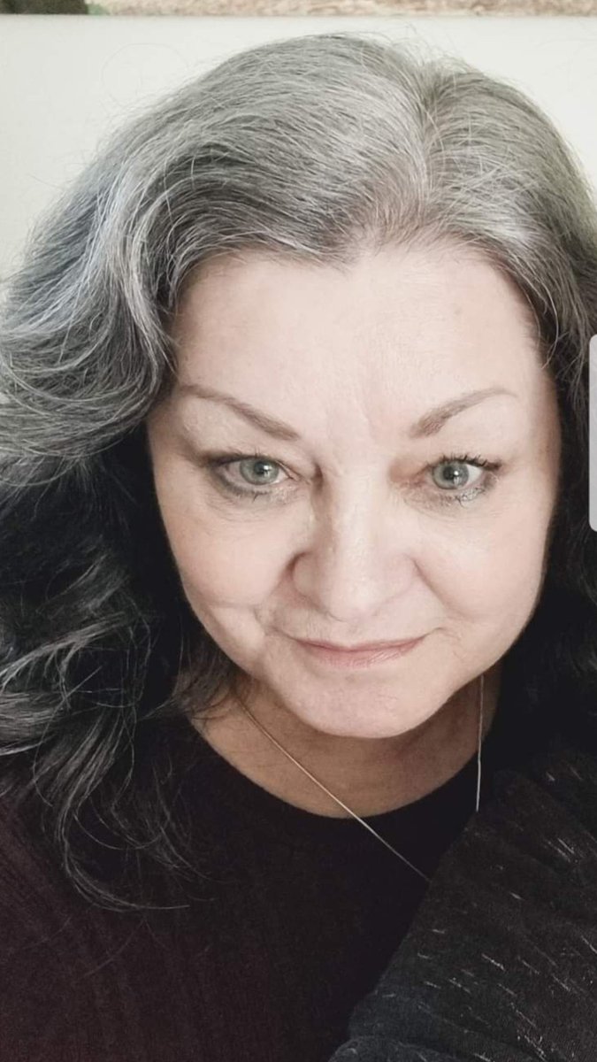juliawright0405's tweet photo. Grey hair. It's such a relief not to have to colour it anymore. https://t.co/6HHnydcVIw