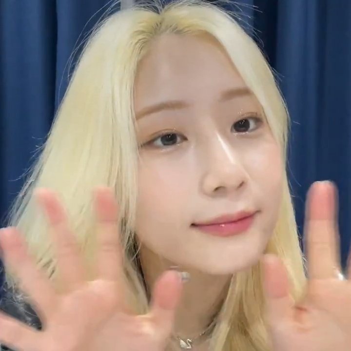 lqcignature's tweet photo. kwon dohee you will always be the prettiest girl <3

#dohee #도희 #cignature #시그니처 https://t.co/5xkXqCJxIR