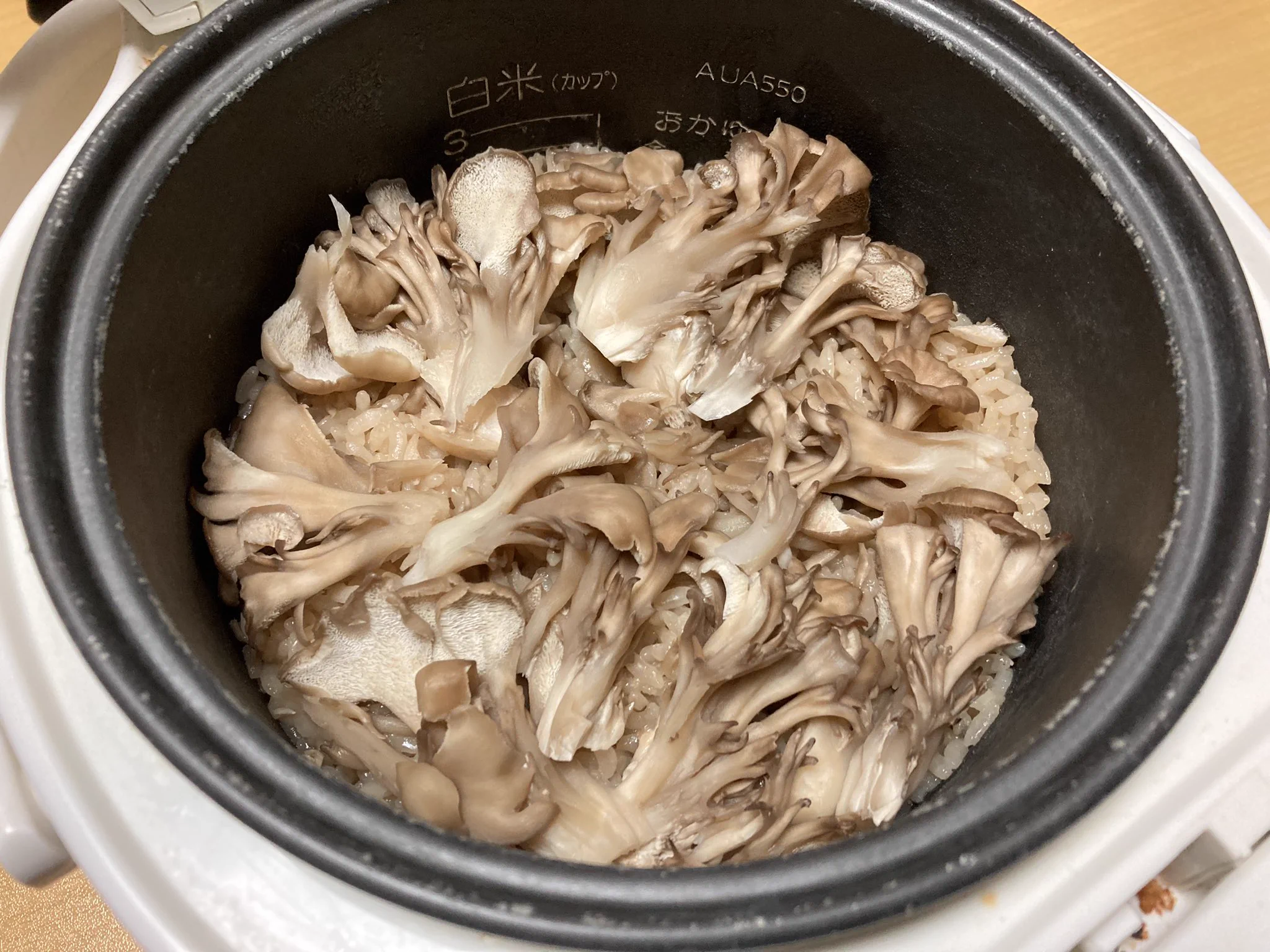 おにぎりにしても美味しそう！舞茸を使った「炊き込みご飯」のレシピ！