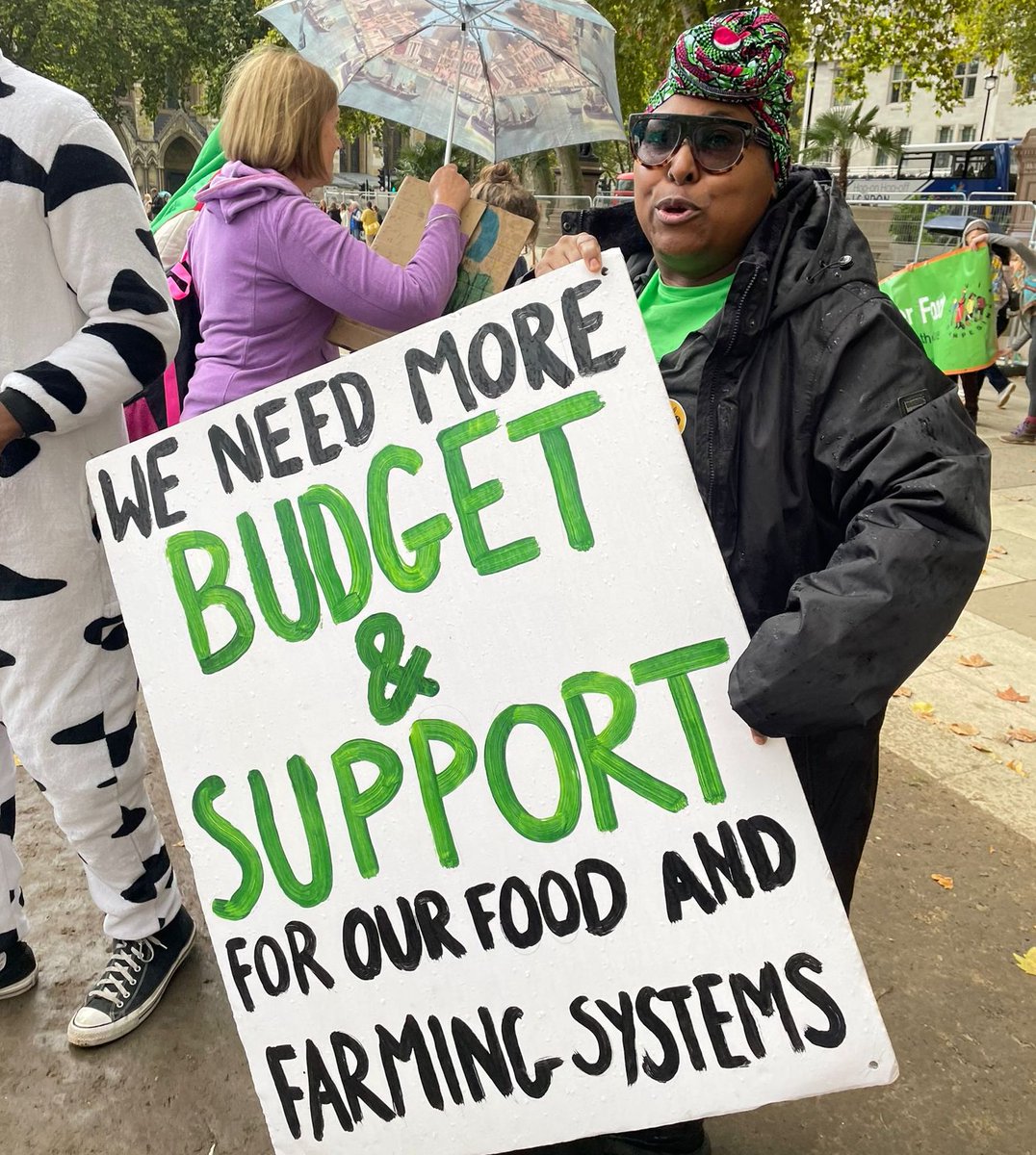 Our director Chris had a great time on the Good Food, Good Farming march on Saturday 15th.
"It was great to meet, eat and speak with Dee Woods from Granville Community Kitchen in Kilburn and @LandworkersUK , and <a href="/cindypalmano/">Cindy Palmano</a> , independent climate narrative strategist! 💚💚