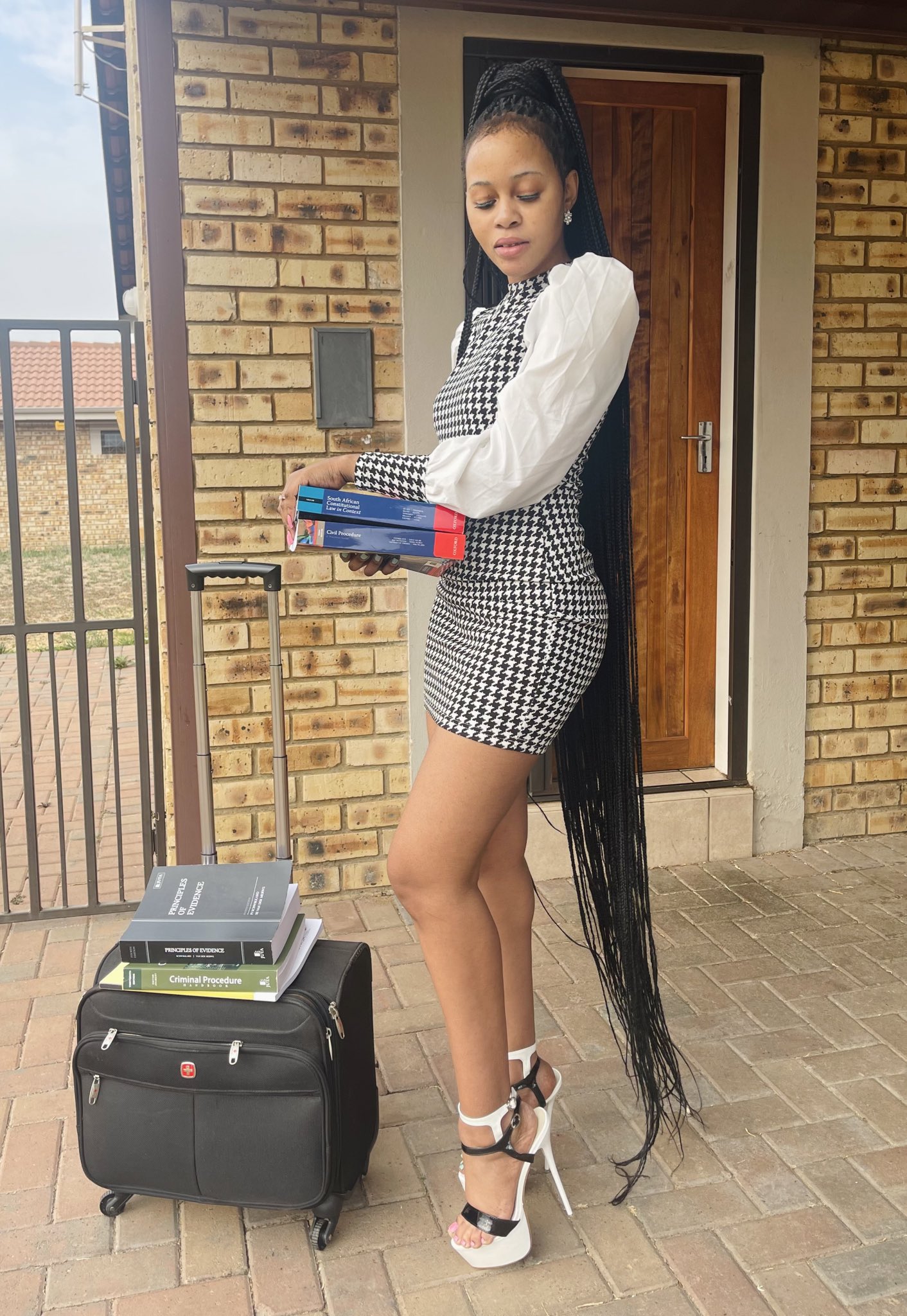 🌸Barbie monroe jennifer on Twitter "📚 Law Student… https//t.co