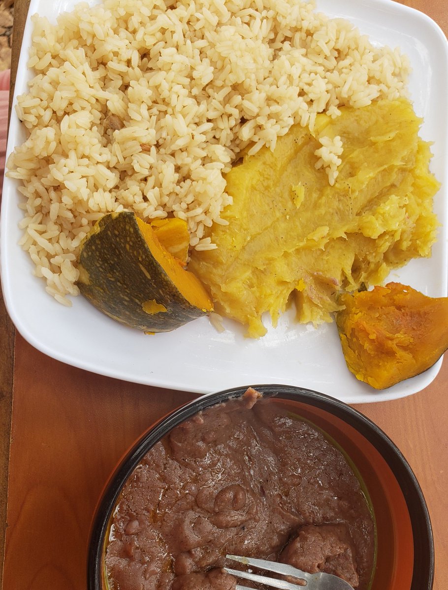 kyeruphiona's tweet photo. What are you having for lunch? https://t.co/6y0VtUGA9M