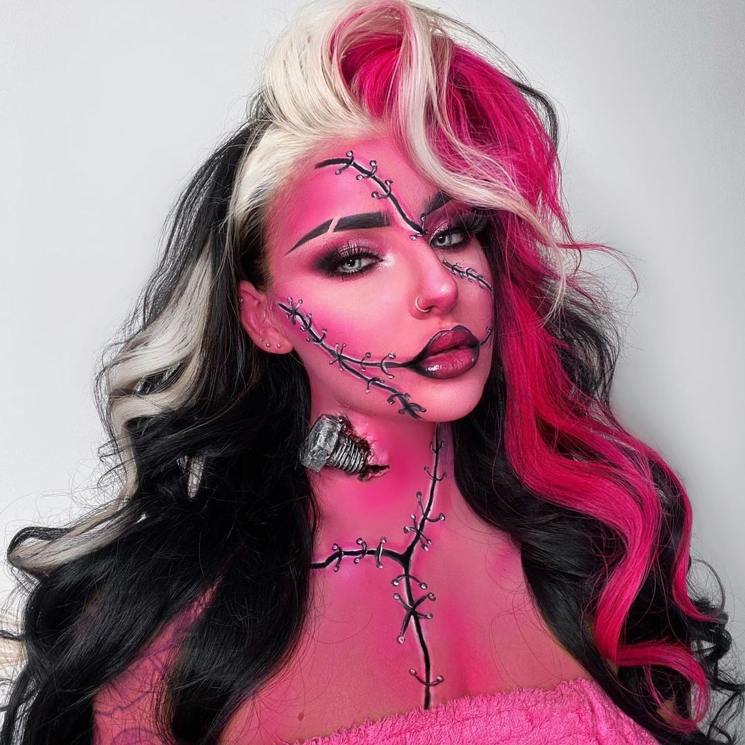 ChaoticRayne's tweet photo. Trying out different Halloween looks. https://t.co/qXLFjhBce8