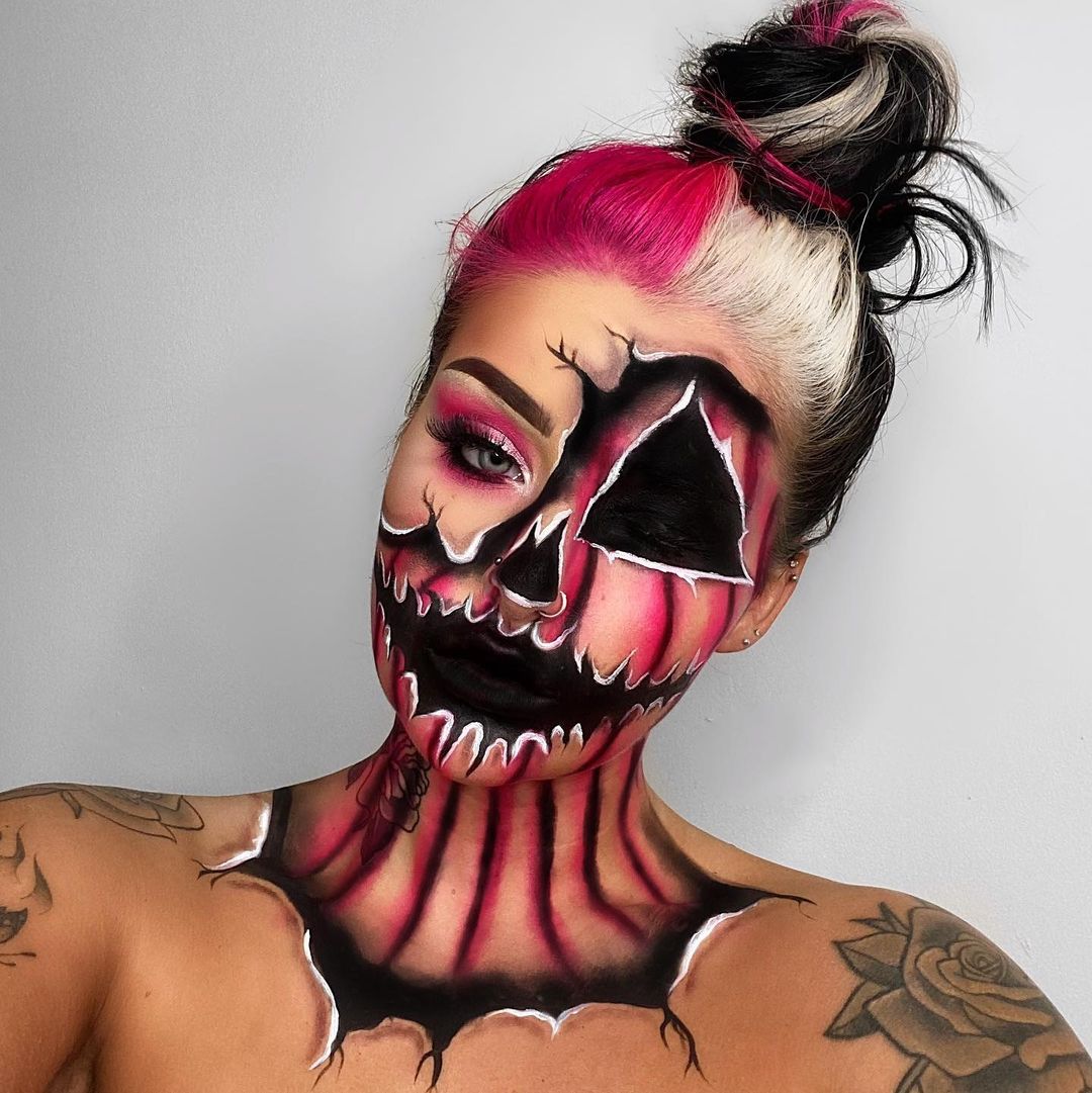 ChaoticRayne's tweet photo. Trying out different Halloween looks. https://t.co/qXLFjhBce8