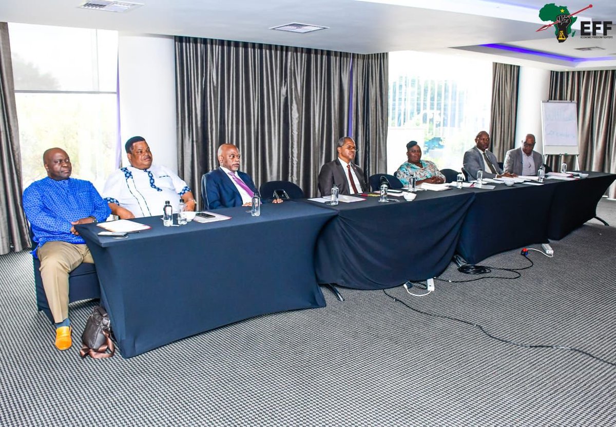 EFFSouthAfrica's tweet photo. ♦️In Pictures♦️

The EFF leadership led by CIC @Julius_S_Malema held a bilateral meeting with the IFP, led by its President Velenkosini Hlabisa to discuss coalitions and various issues relating to governance https://t.co/V2Xyt5kwN2