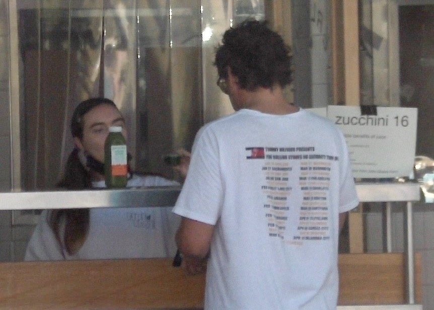 pascal_network's tweet image. Pedro Pascal out &amp;amp; about (October 18)