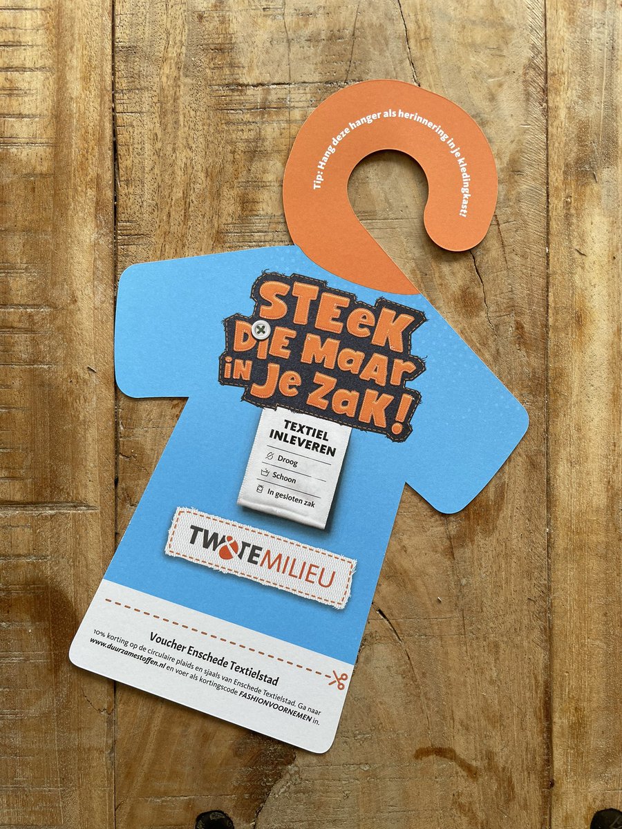 assinkbas's tweet photo. Opening van onze nieuwe aanwinst: de Textielbalie. Door de hele regio te zien het komende jaar, samen met onze campagne. Op naar schoon en droog textiel in onze containers, zodat er meer hergebruikt en gerecycled kan worden! #steekdiemaarinjezak https://t.co/HqImIghF4v
