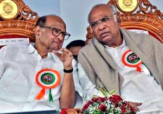 Congratulations to Shri Mallikarjun @kharge on being elected the President of Indian National Congress. I extend my best wishes to him for a successful and inspiring tenure. Looking forward to working together with him to strengthen the united opposition.