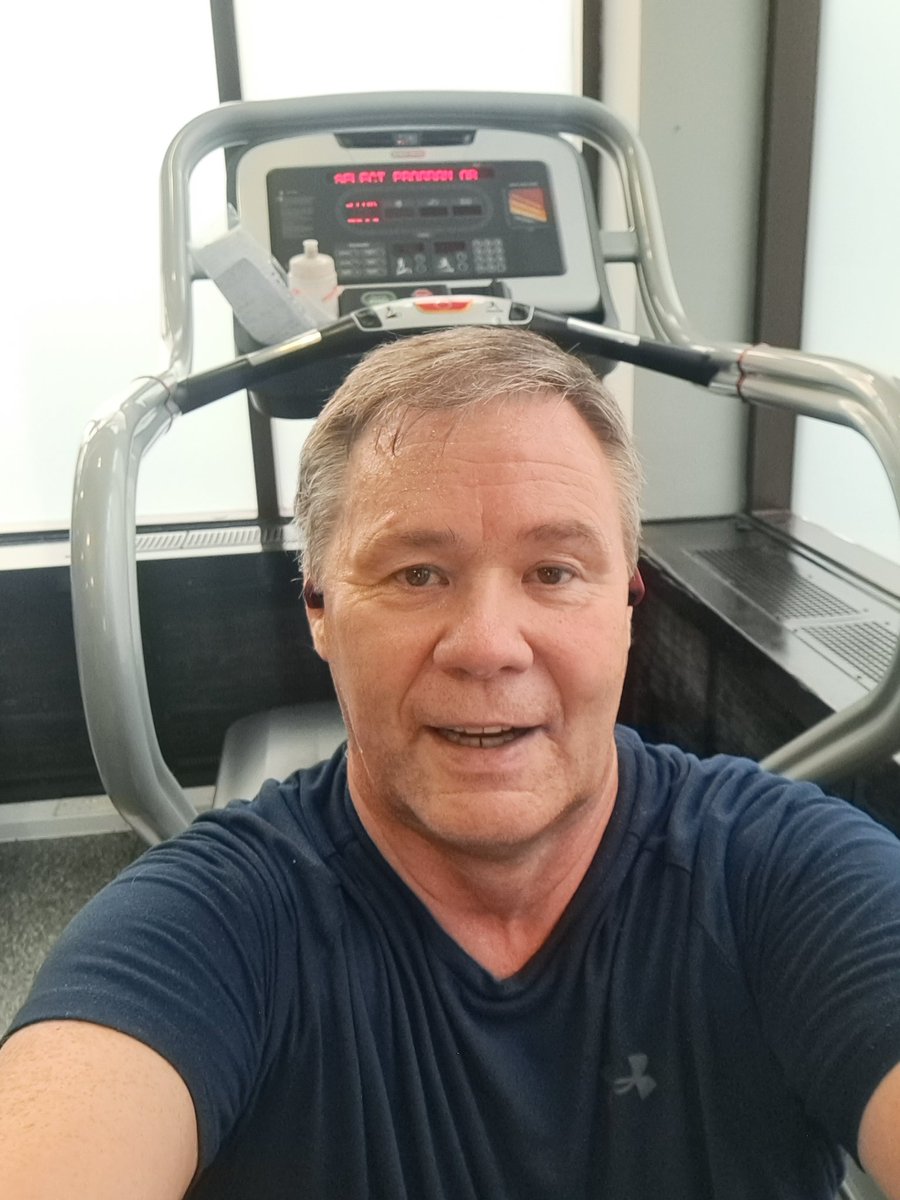 isright's tweet photo. #GymSession: Physio Rehab & Treadmill Run. The exercises for isolating glutes aren't hard but boy they do let you know you're doing it right. Finished off on the Treadmill for an easy paced plod. #VirtualCoach #teacher5aday #PhysioTerrorist https://t.co/LHsROLhoPk