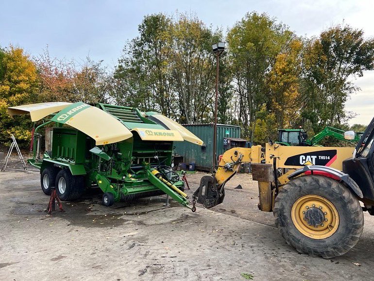 CheffinsMachine's tweet photo. Busy busy on the monthly machinery side today. Machines getting washed and loaded out to far away lands! 
Consigning now for our next sale on 7th November. https://t.co/4c5pCaDuAj