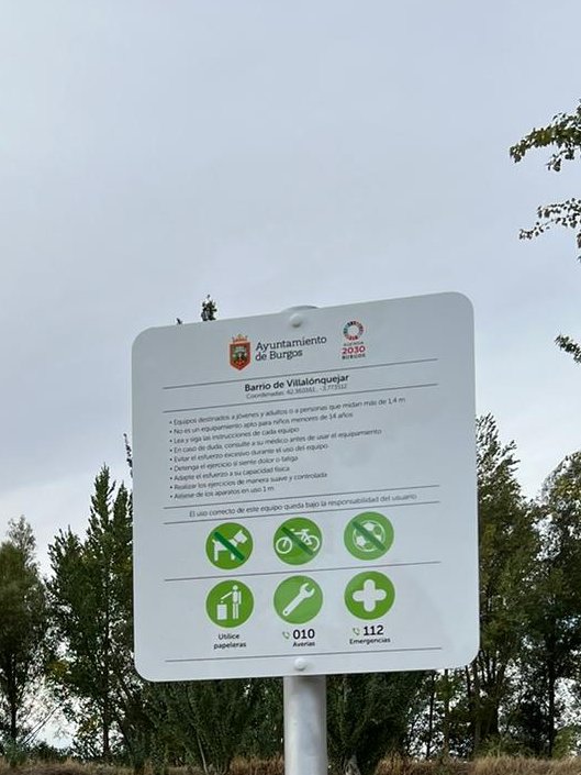 Aytoburgos's tweet photo. Ya está operativo el nuevo parque #biosaludable en el barrio de Villaloquéjar, que se suma a las otras veinte instalaciones en distintos barrios de #Burgos
✅8 elementos
✅Inversión municipal 9.350 € https://t.co/ORplhinFbn