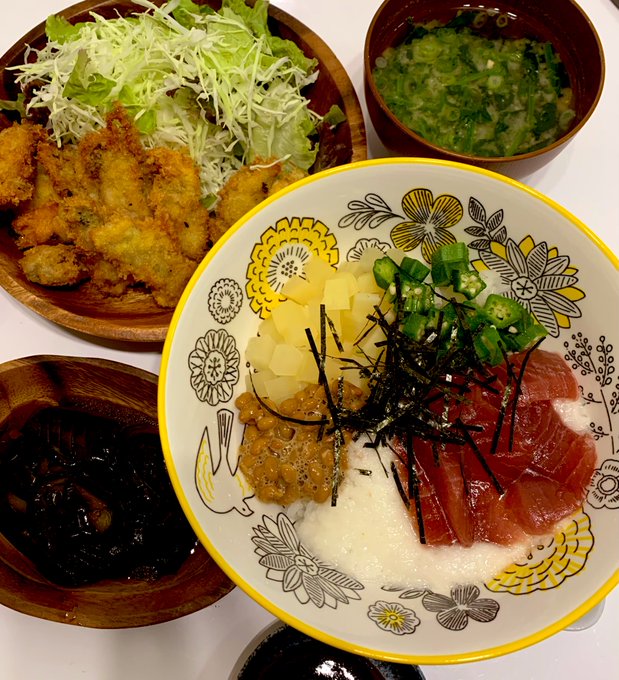 ばくだんとカキフライとなすの揚げ浸しー!ദി  ᷇ᵕ  ᷆  )♡ナス黒〜w 