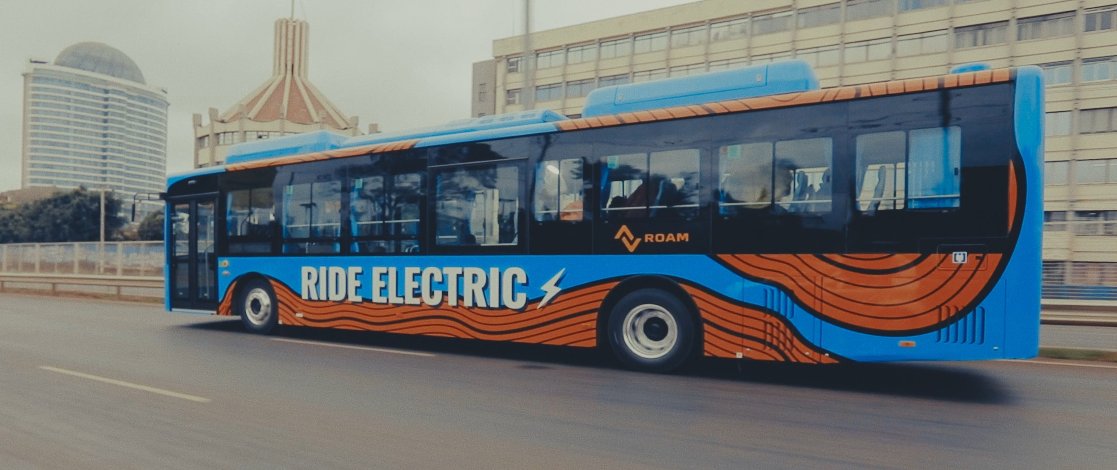 The Roam Rapid was launched today as one Kenya's first zero-emissions electric buses for mass transit operation in Nairobi. It has a capacity of 77 passengers and will initially operate on the Thika Superhighway, Mombasa Road & Waiyaki Way routes. #EV #ElectricBuses #Nairobi