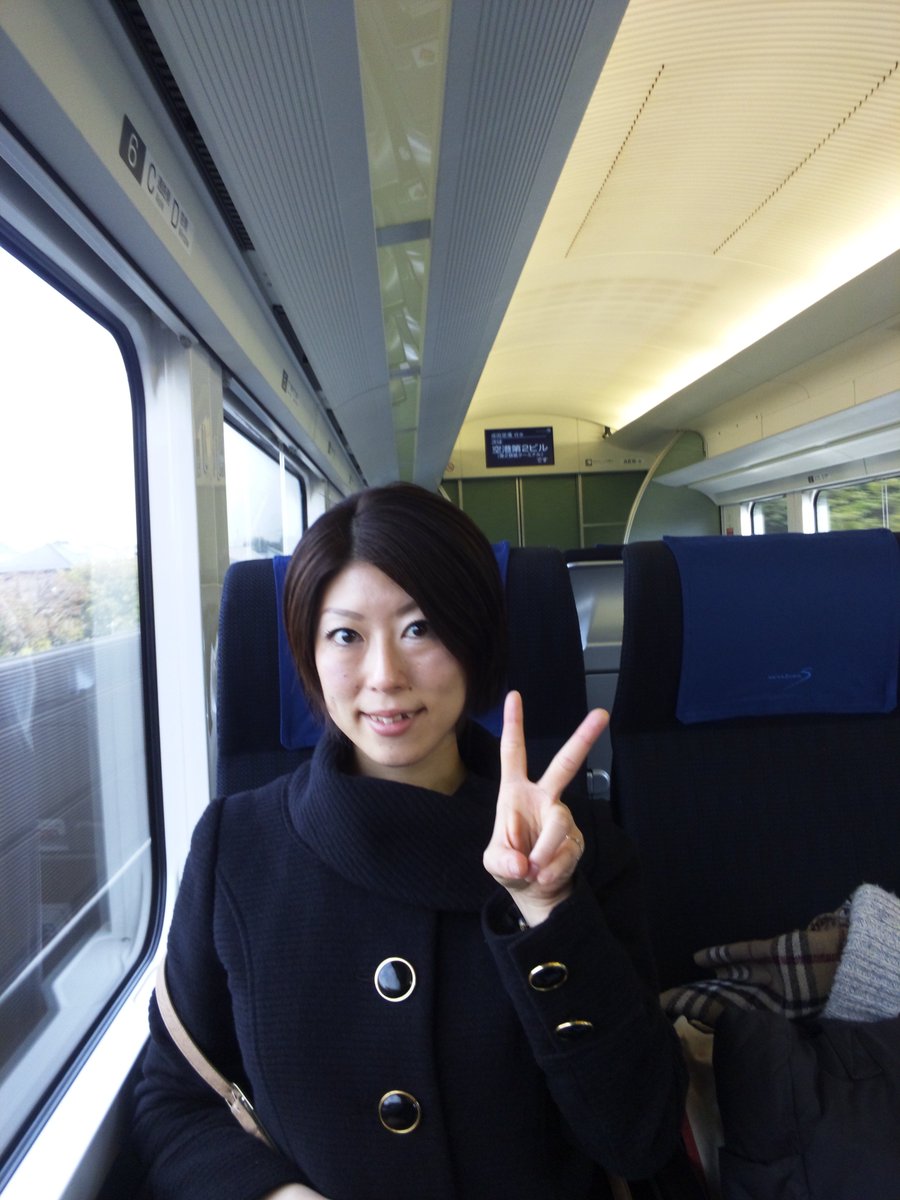 Ray_VSP_RBR's tweet photo. 京成スカイライナー車内にてWaFFlyDaizy サックスのKoto（コト） https://t.co/opmfqdWBQ8