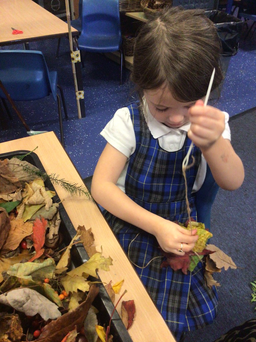 Canon_Reception's tweet photo. Lots of autumn themed fine motor fun this morning. The children are enjoying hammering the golf tees into the pumpkins and threading their own autumn necklaces! ππ¨π§Άππ #EYFS #finemotor @Cornerstonesedu #ExploringAutumn @CanonSharples @LT_Trust https://t.co/6i1sk0Xy9S