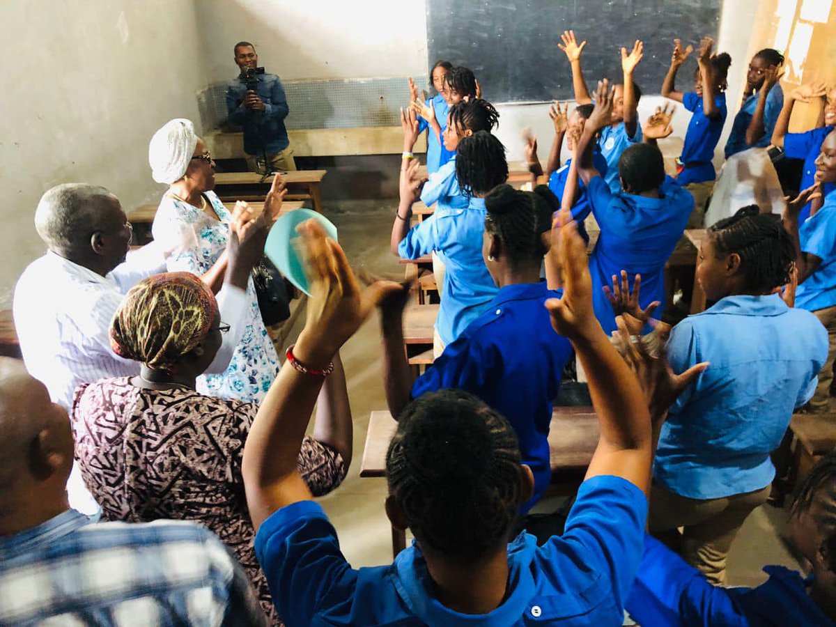 CCFemmeCongo's tweet photo. Dans le cadre de la célébration de journée internationale de la jeune fille, le Secrétariat Exécutif Permanent du Conseil consultatif de la femme a organisé, le 13/10/2022 à Brazzaville, un atelier d’écoute à l’institut des jeunes sourds .
#journéeinternationaledelafille #Congo https://t.co/QteQ86v6Fs