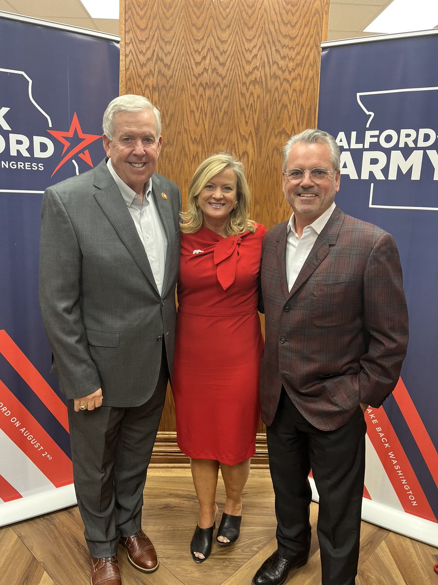 markalfordkc's tweet photo. Thanks @GovParsonMO for helping us in our campaign for MO-4. Your leadership and encouragement are appreciated. https://t.co/lJjEtPt40R
